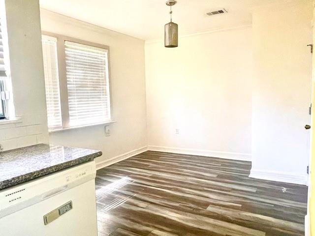 636 Kyle Street, Angleton, Texas image 6