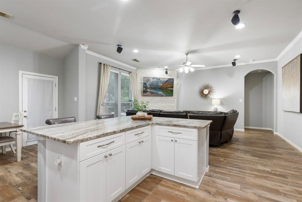 22 Red Adler Place, The Woodlands, Texas image 11