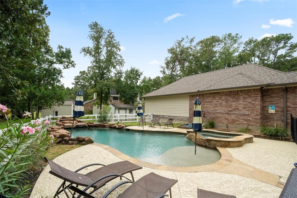 32926 Leafy Oak Court, Magnolia, Texas image 4