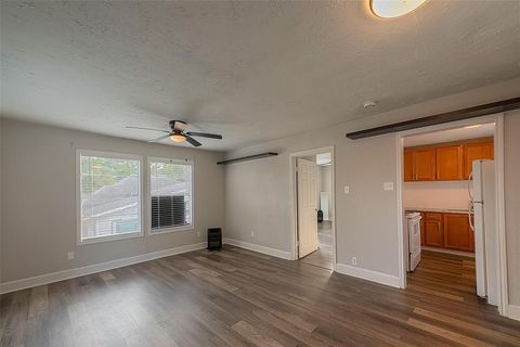 Multi Family in Houston TX 1511 Scharpe Street 8.jpg