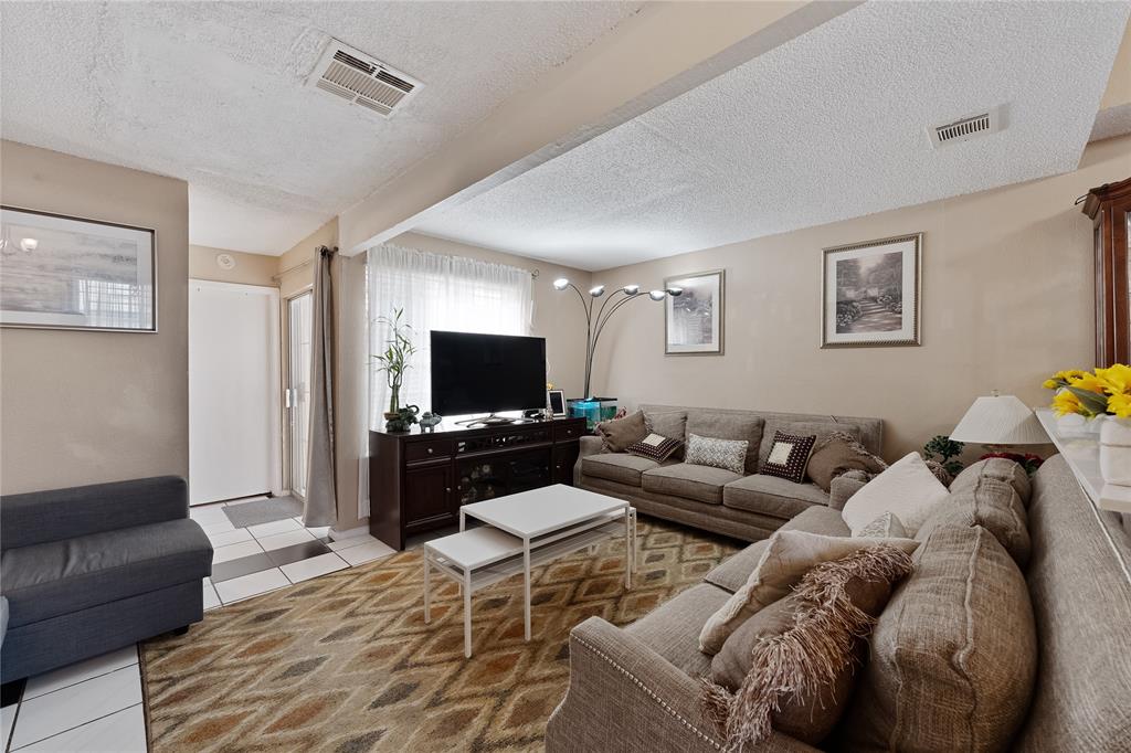 12574 Newbrook Drive, Houston, Texas image 7