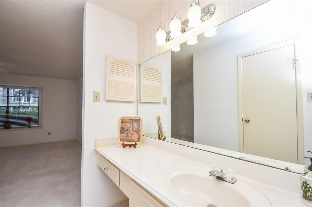 14911 Wunderlich Drive #211, Houston, Texas image 23