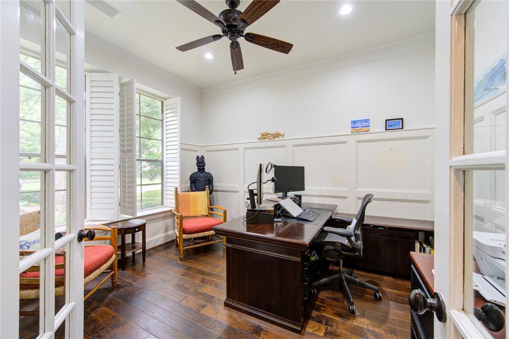 62 W Mirror Ridge Circle, The Woodlands, Texas image 11