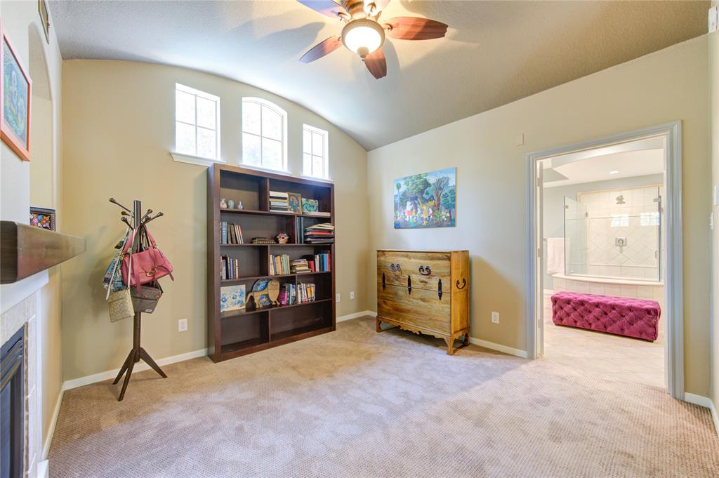 62 W Mirror Ridge Circle, The Woodlands, Texas image 41