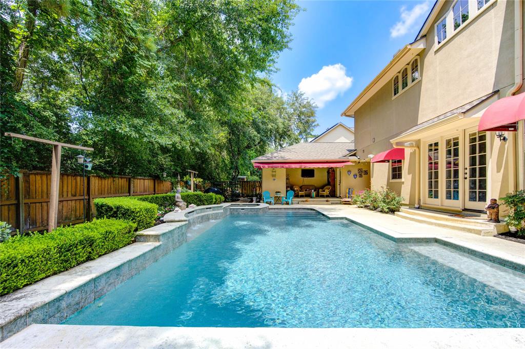 62 W Mirror Ridge Circle, The Woodlands, Texas image 5