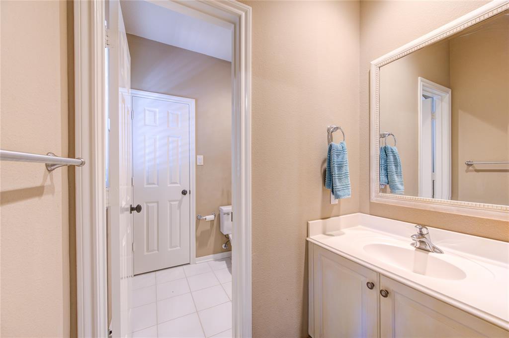 62 W Mirror Ridge Circle, The Woodlands, Texas image 44