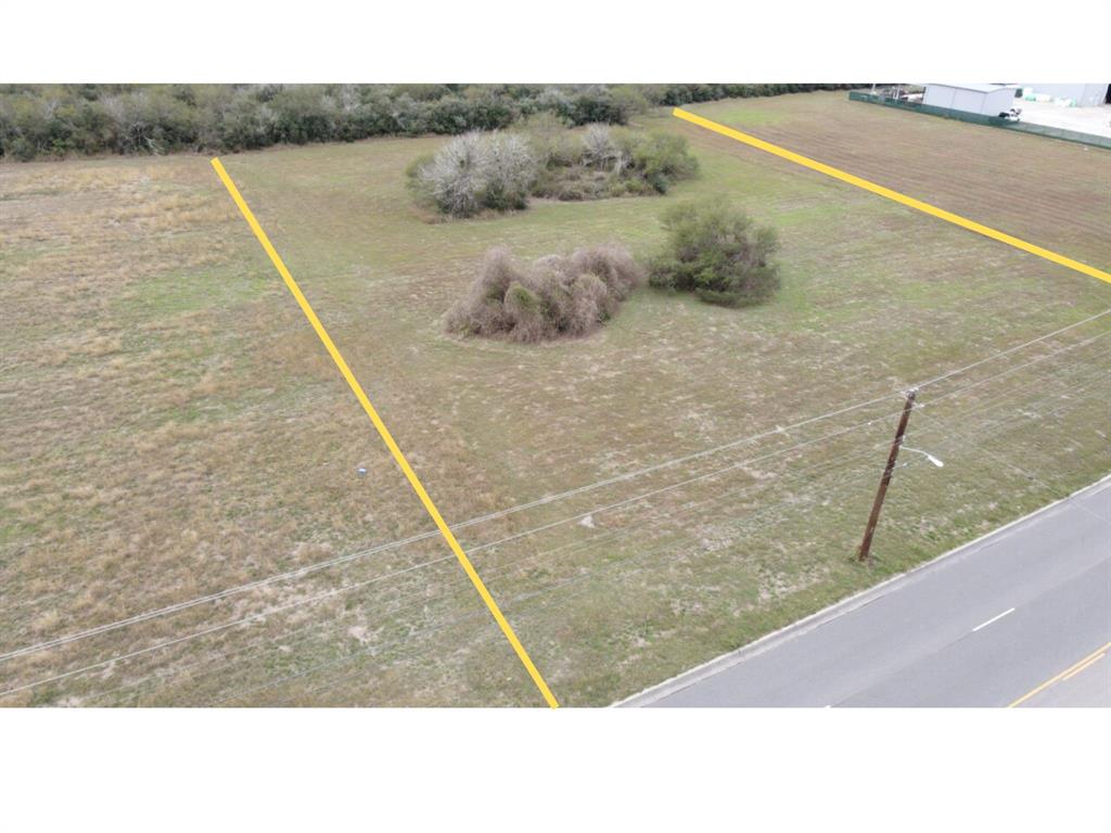 N John Stockbauer Drive, Victoria, Texas image 2