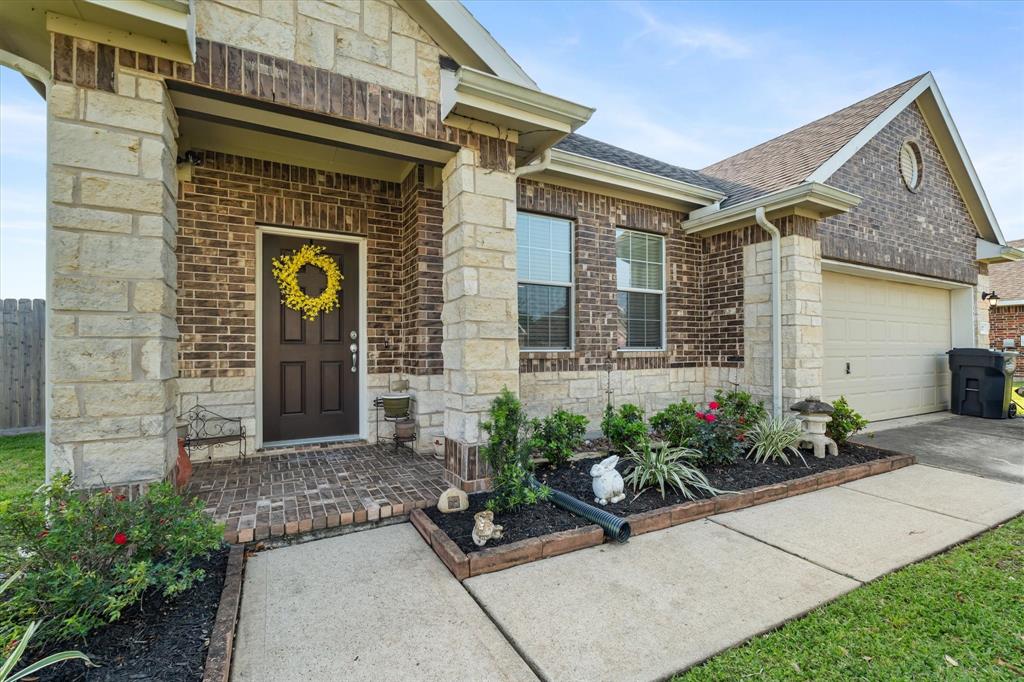 9707 Indian Trail, Baytown, Texas image 1