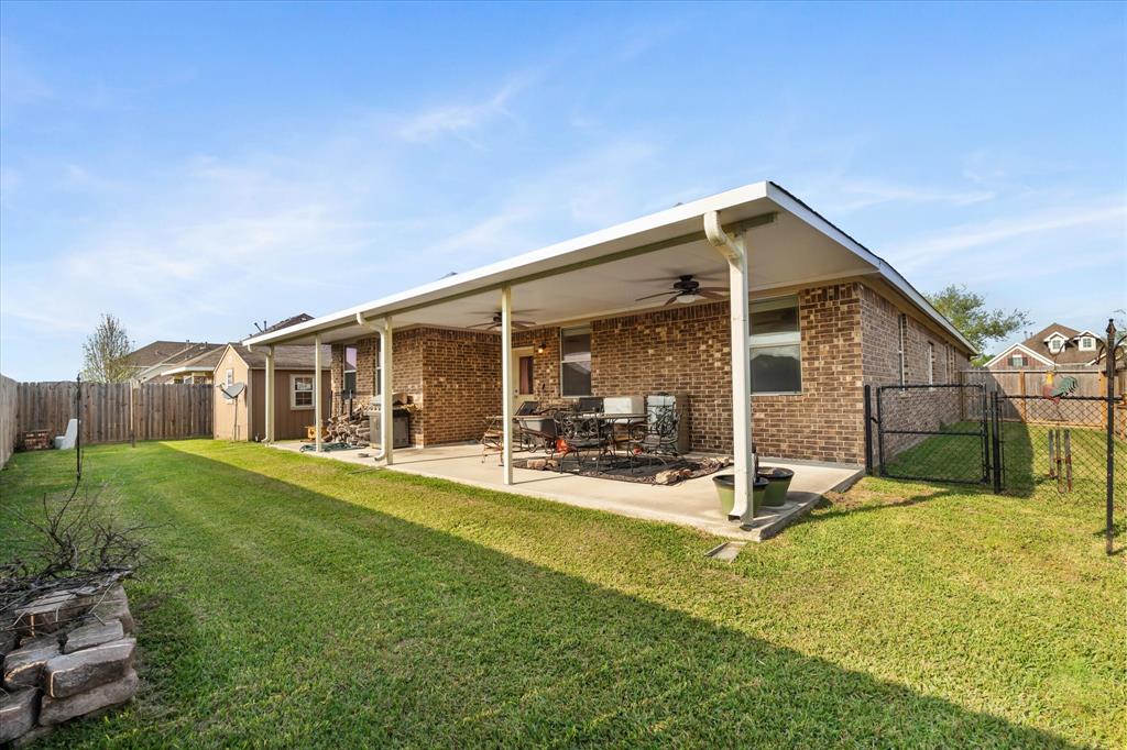 9707 Indian Trail, Baytown, Texas image 24