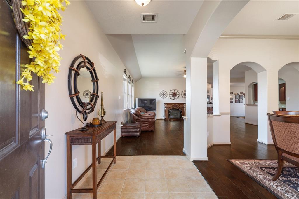 9707 Indian Trail, Baytown, Texas image 2