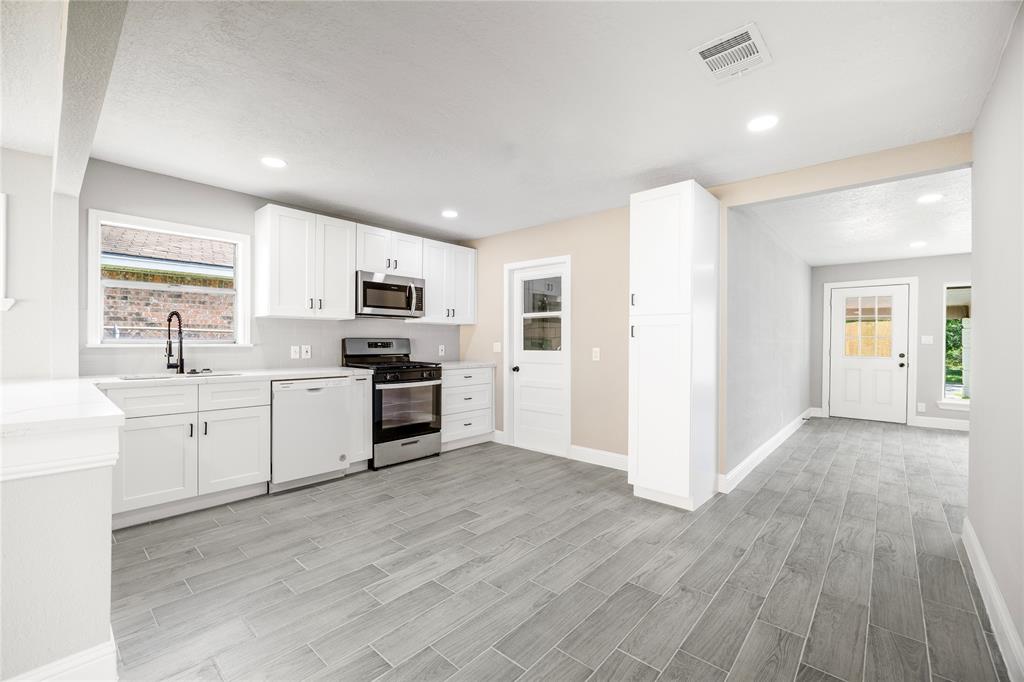 805 Bank Drive, Galena Park, Texas image 4