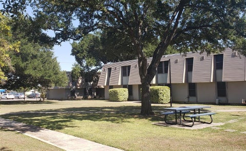 Condo For Rent - 800 N Hwy 123 Bypass Byp<br/> Seguin, TX 78155