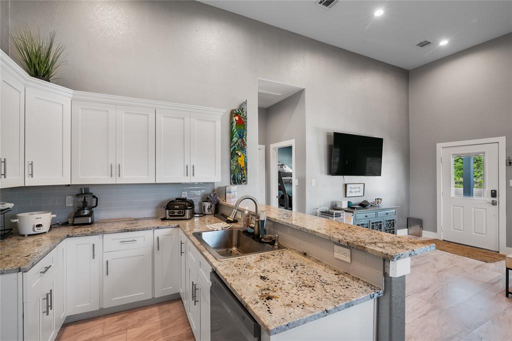 506 Jenni Lane, San Leon, Texas image 5