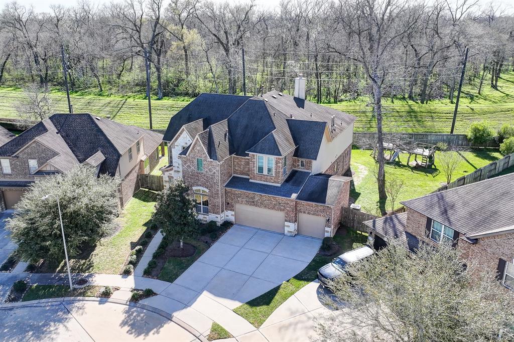 2 Roma Ridge Drive, Missouri City, Texas image 2
