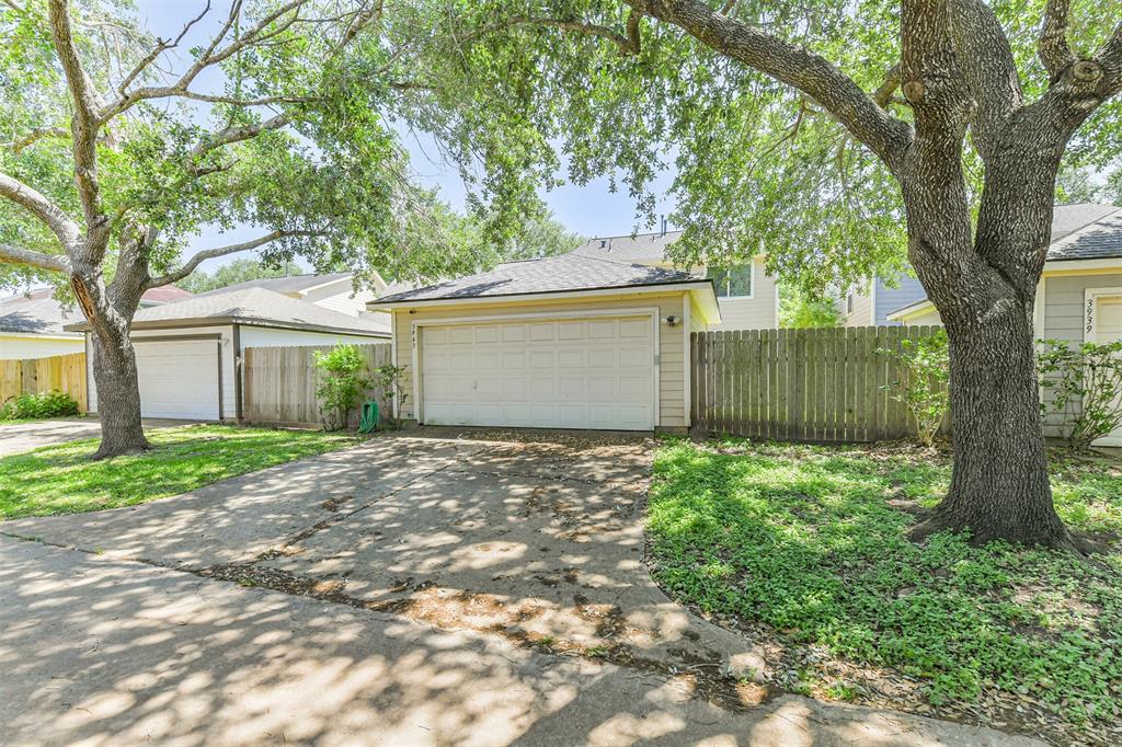 3943 Carriage Park Row, Missouri City, Texas image 40