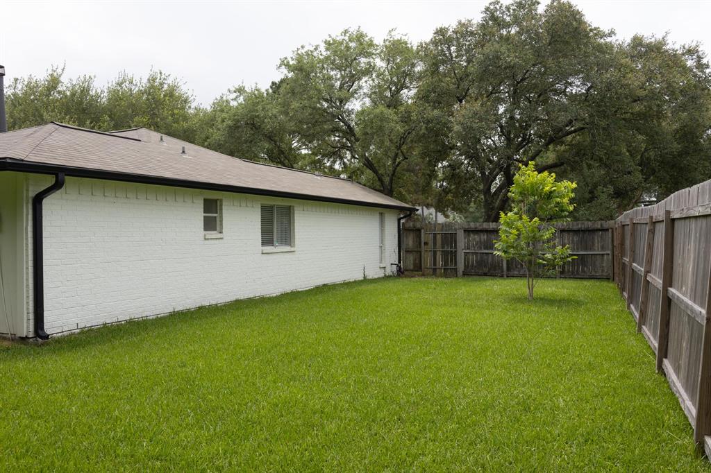 1204 Osborne Drive, Friendswood, Texas image 24