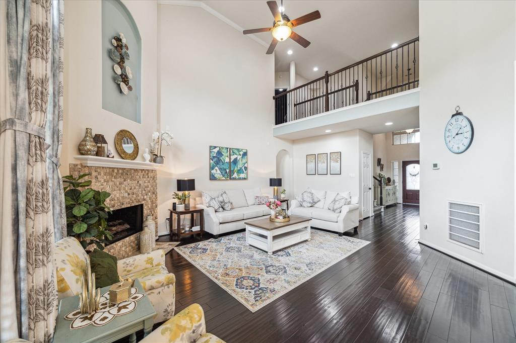 5346 Kristen Circle, Sugar Land, Texas image 9