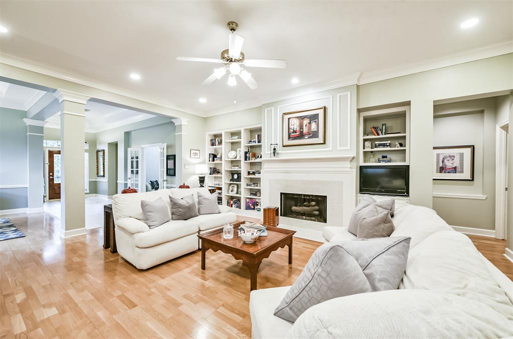 2703 Silver Bough Circle, Houston, Texas image 9