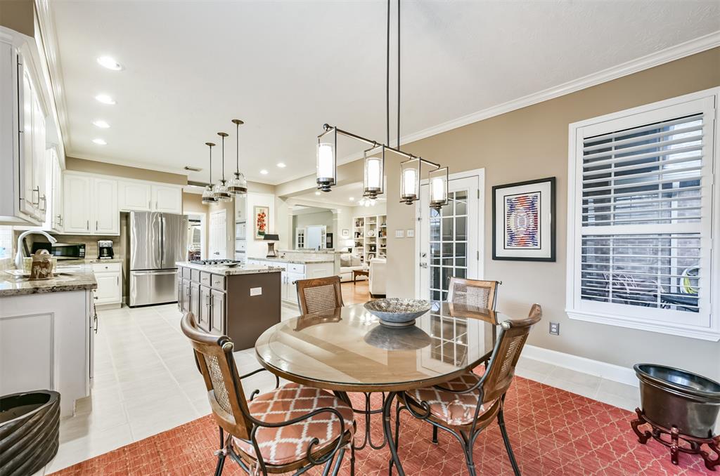 2703 Silver Bough Circle, Houston, Texas image 15