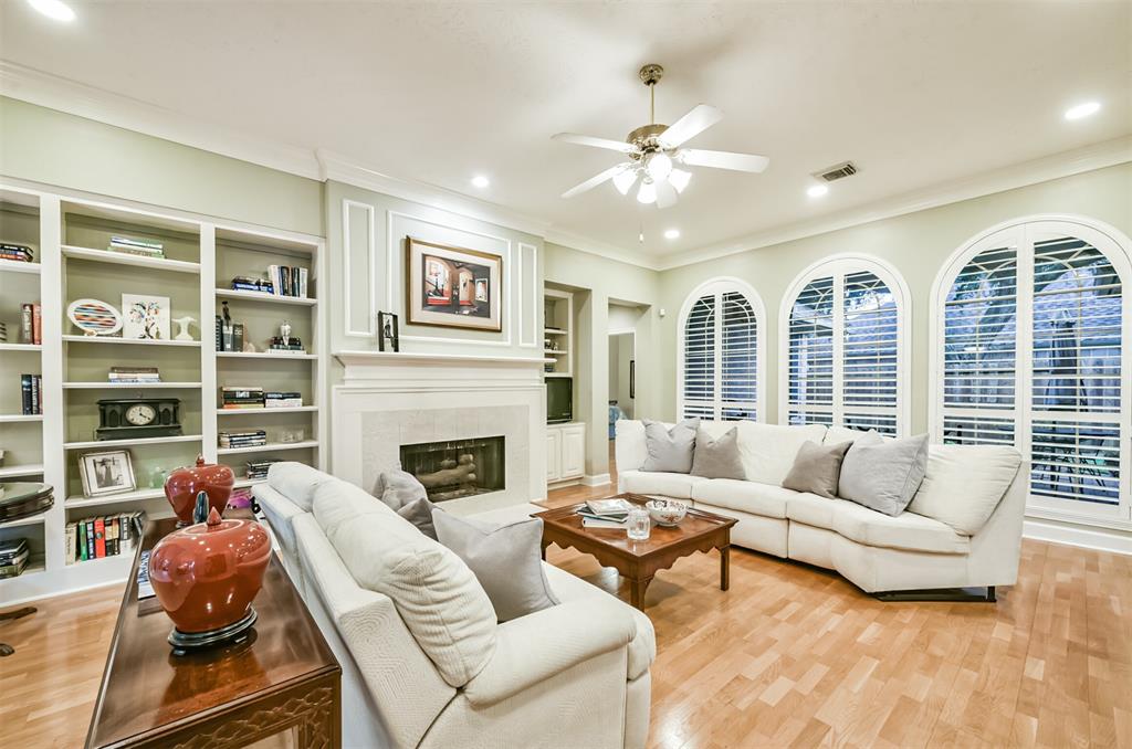 2703 Silver Bough Circle, Houston, Texas image 8