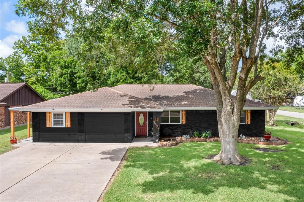 1531 Avenue D, Danbury, Texas image 6