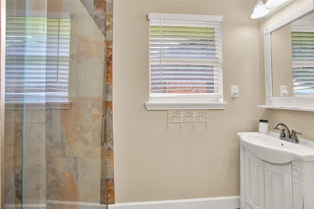 1531 Avenue D, Danbury, Texas image 40