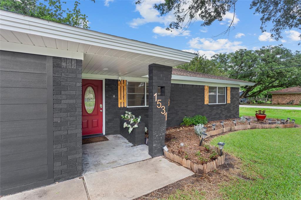 1531 Avenue D, Danbury, Texas image 1