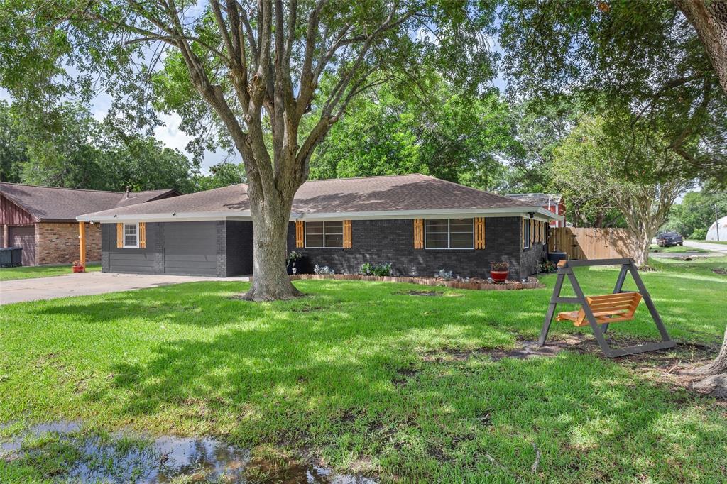 1531 Avenue D, Danbury, Texas image 7