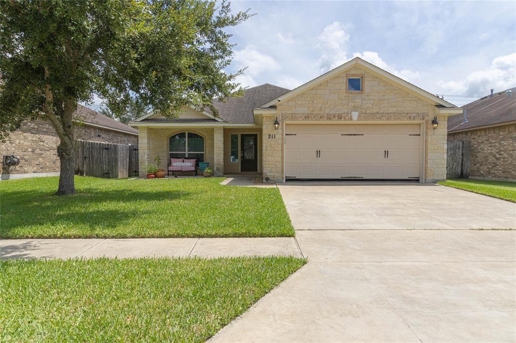 211 Terravista Trail, Victoria, Texas image 1