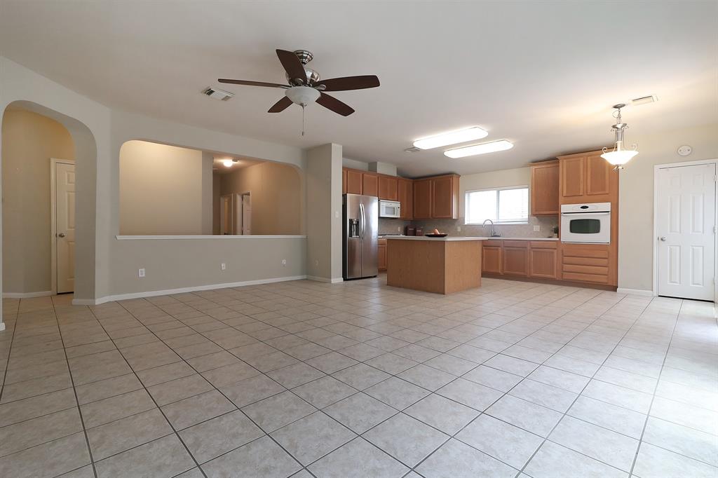 29746 Legends Green Drive, Spring, Texas image 9