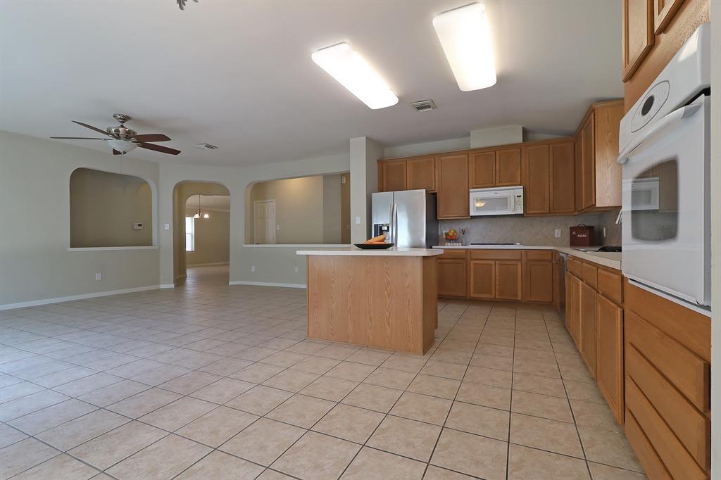 29746 Legends Green Drive, Spring, Texas image 10