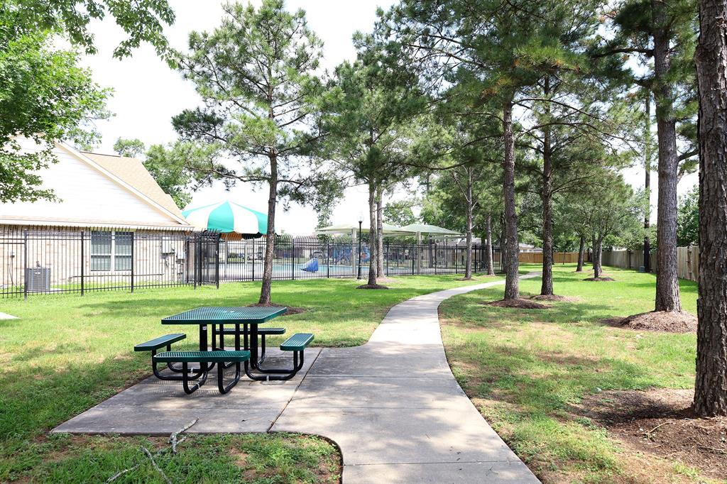 29746 Legends Green Drive, Spring, Texas image 37