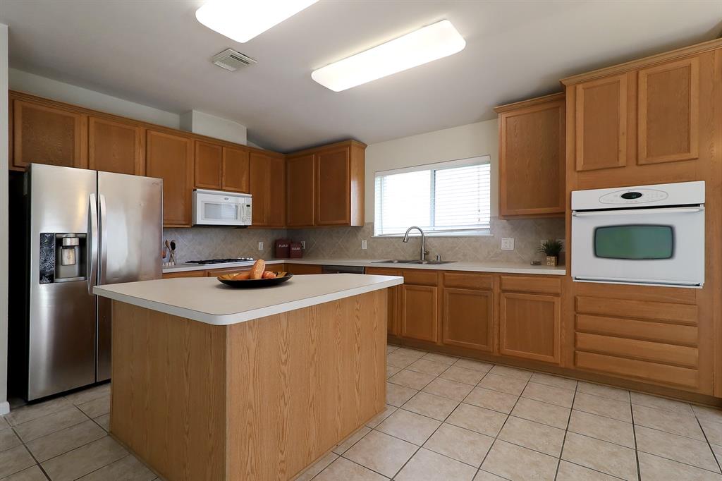 29746 Legends Green Drive, Spring, Texas image 12