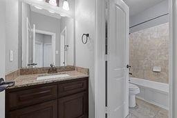 211 N Vershire Circle, The Woodlands, Texas image 19