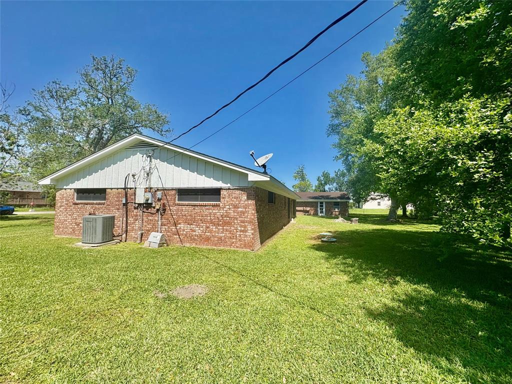 15903 Hickory Drive, Alvin, Texas image 6