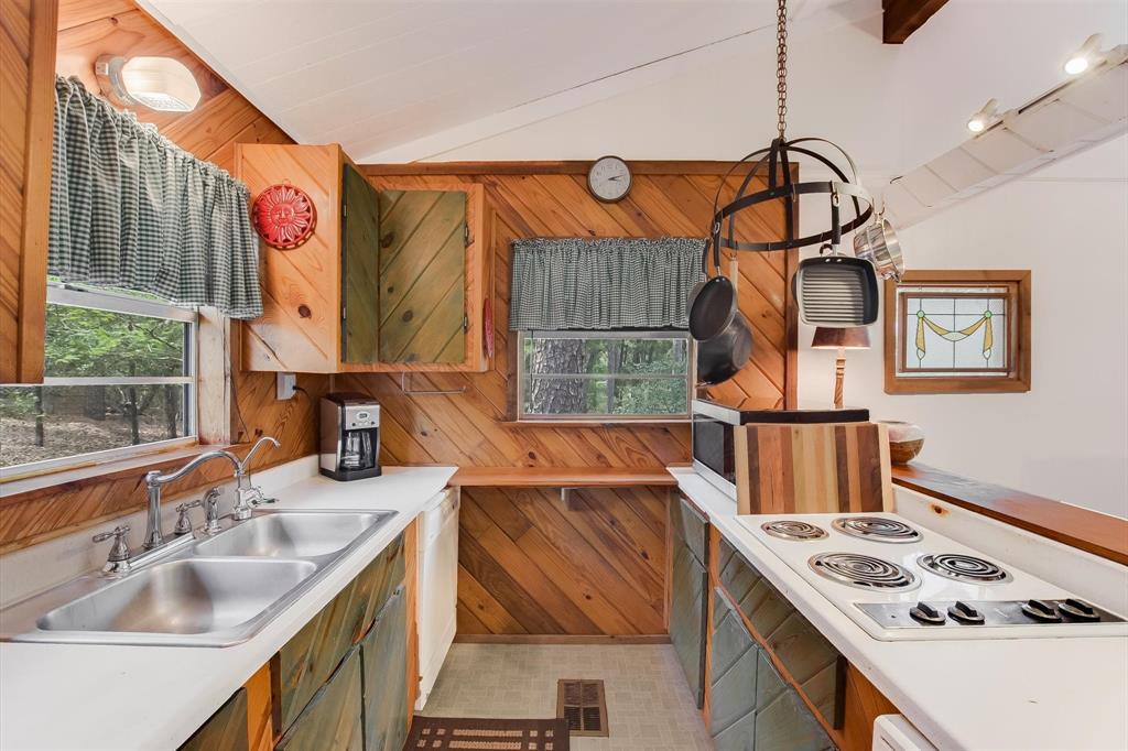 124 Broken Bow Road, La Grange, Texas image 8