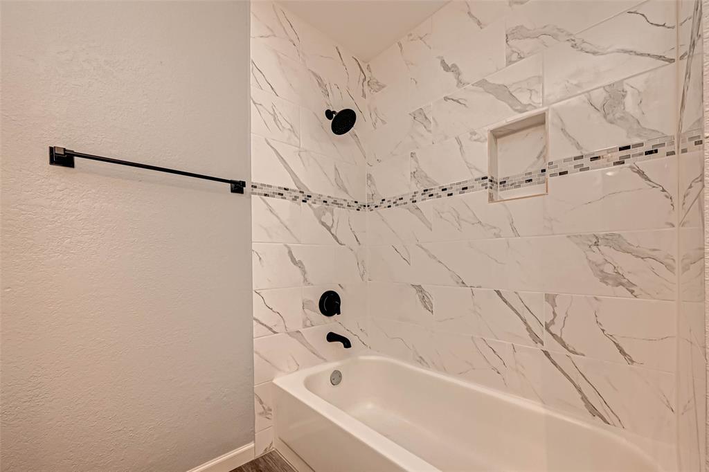 3022 Falling Brook Drive, Kingwood, Texas image 30