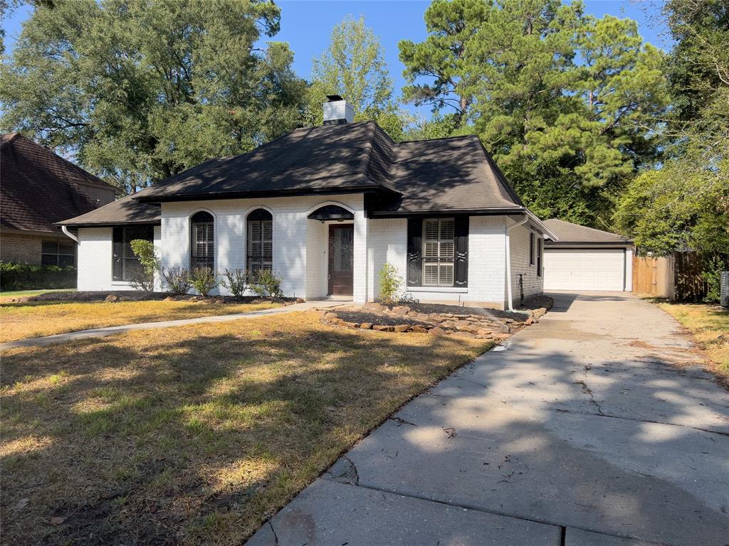 3022 Falling Brook Drive, Kingwood, Texas image 2