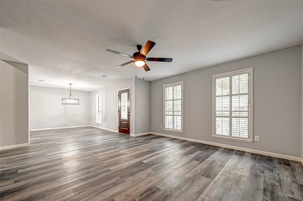 3022 Falling Brook Drive, Kingwood, Texas image 19