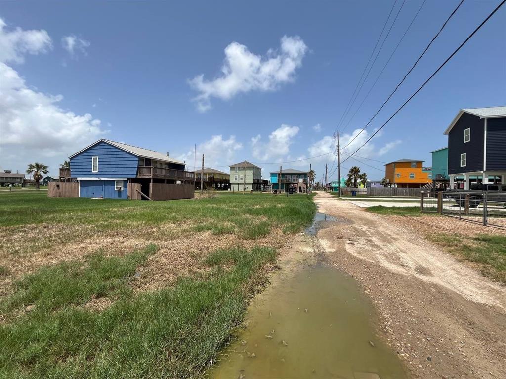 314 Seabean Street St, Surfside Beach, Texas image 3