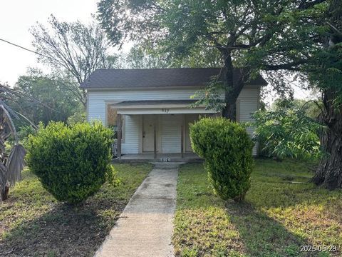 617 S River Street Seguin TX 78155