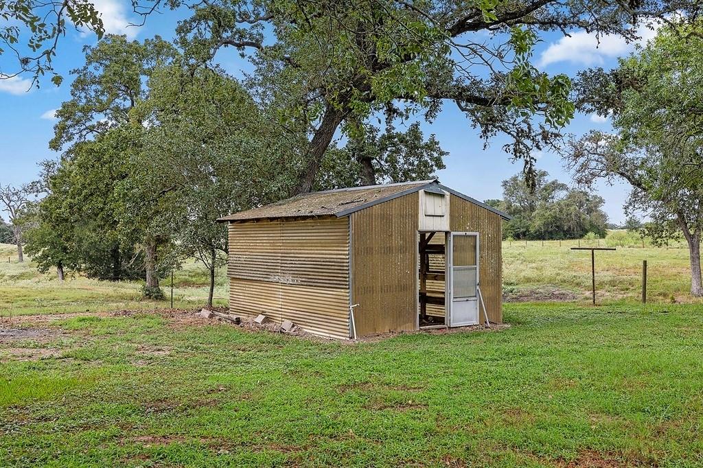 2230 County Road 201 Rd, Weimar, Texas image 16