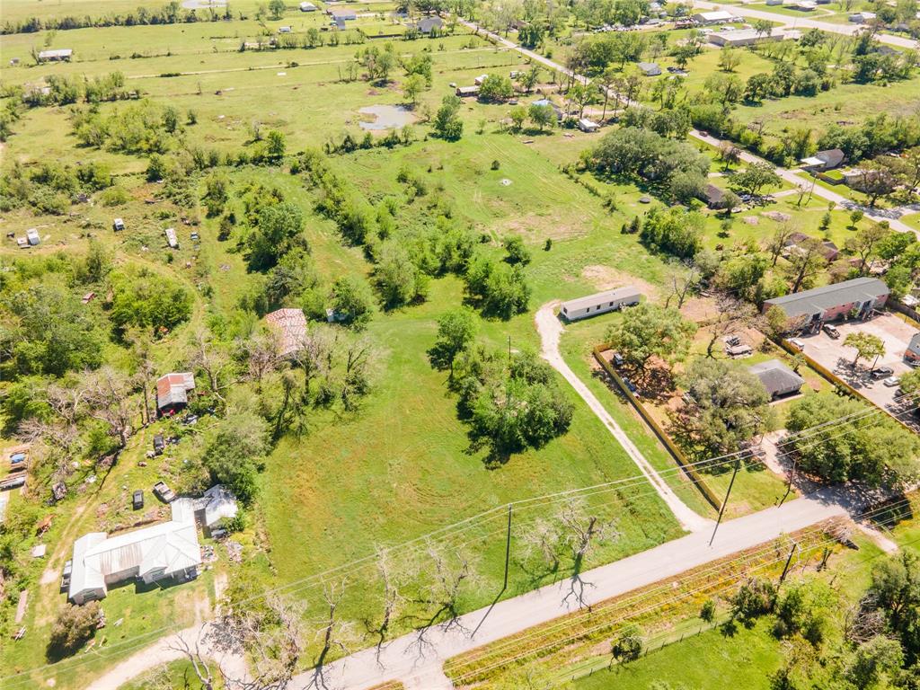 238 East Phillips Road Rd, Angleton, Texas image 6