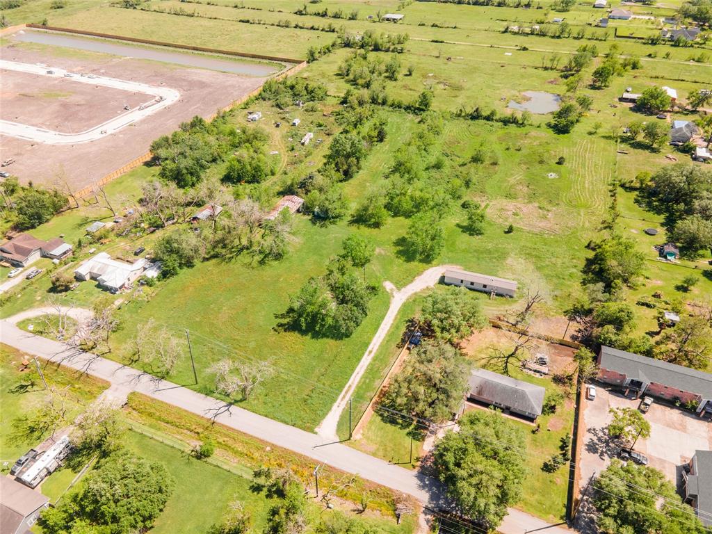 238 East Phillips Road Rd, Angleton, Texas image 8