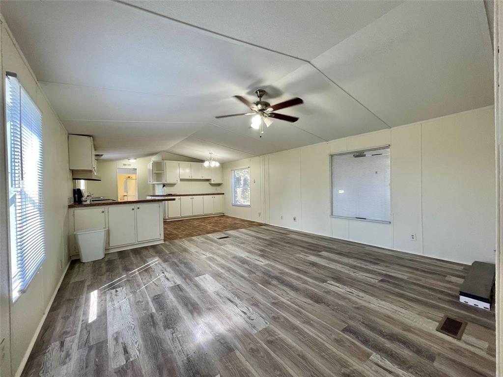 238 East Phillips Road Rd, Angleton, Texas image 4