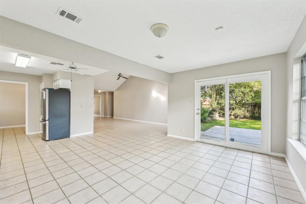 5506 Enchanted Timbers Drive, Humble, Texas image 12