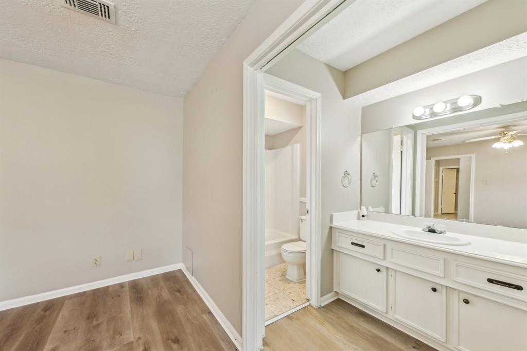5506 Enchanted Timbers Drive, Humble, Texas image 18