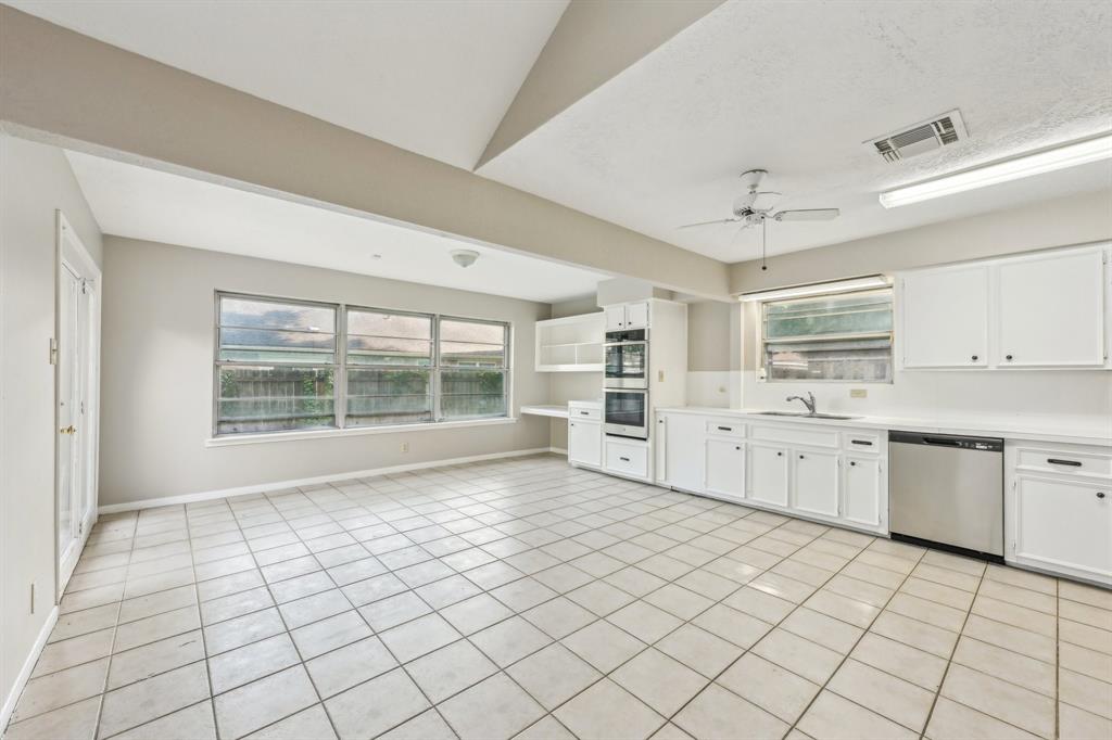 5506 Enchanted Timbers Drive, Humble, Texas image 8
