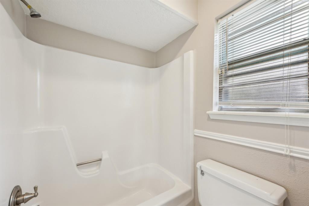 5506 Enchanted Timbers Drive, Humble, Texas image 19