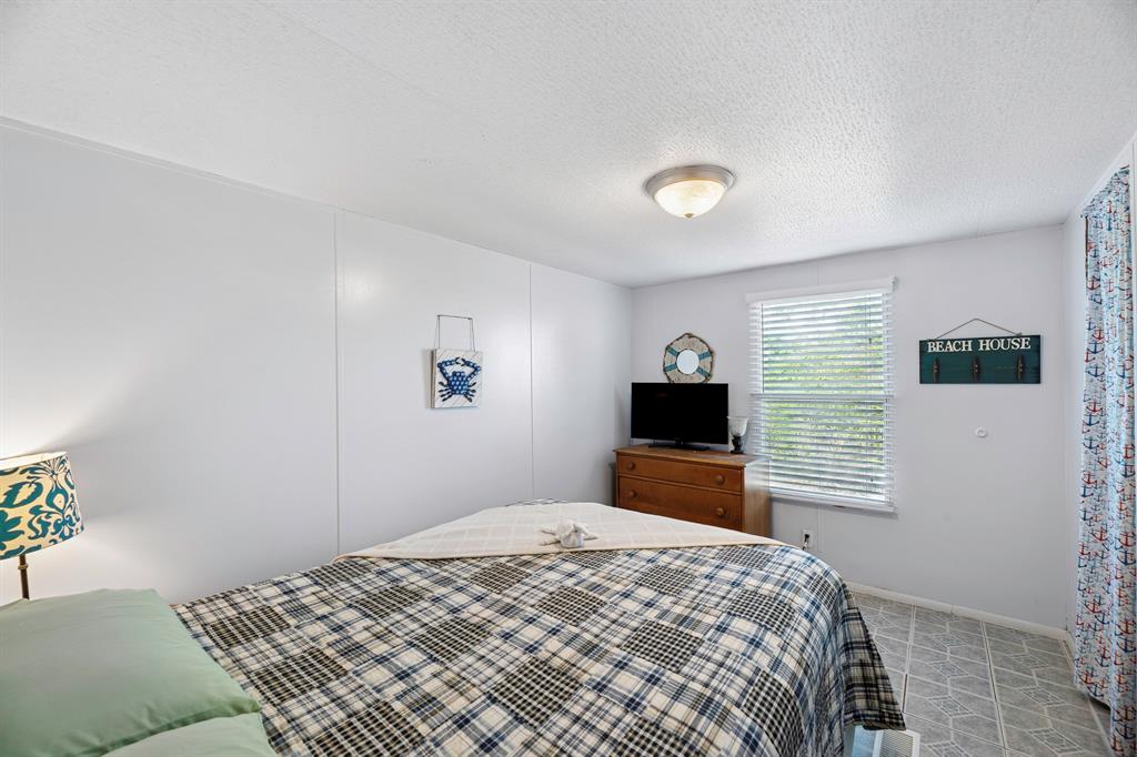 309 S 10th Street, Port O Connor, Texas image 22